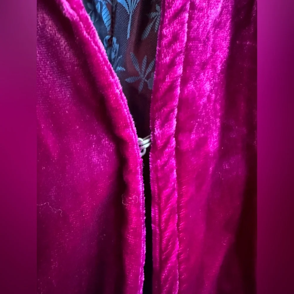 Free People Dahlia Velvet Duster Coat, in Berry Pink Size Medium - Picture 4 of 8